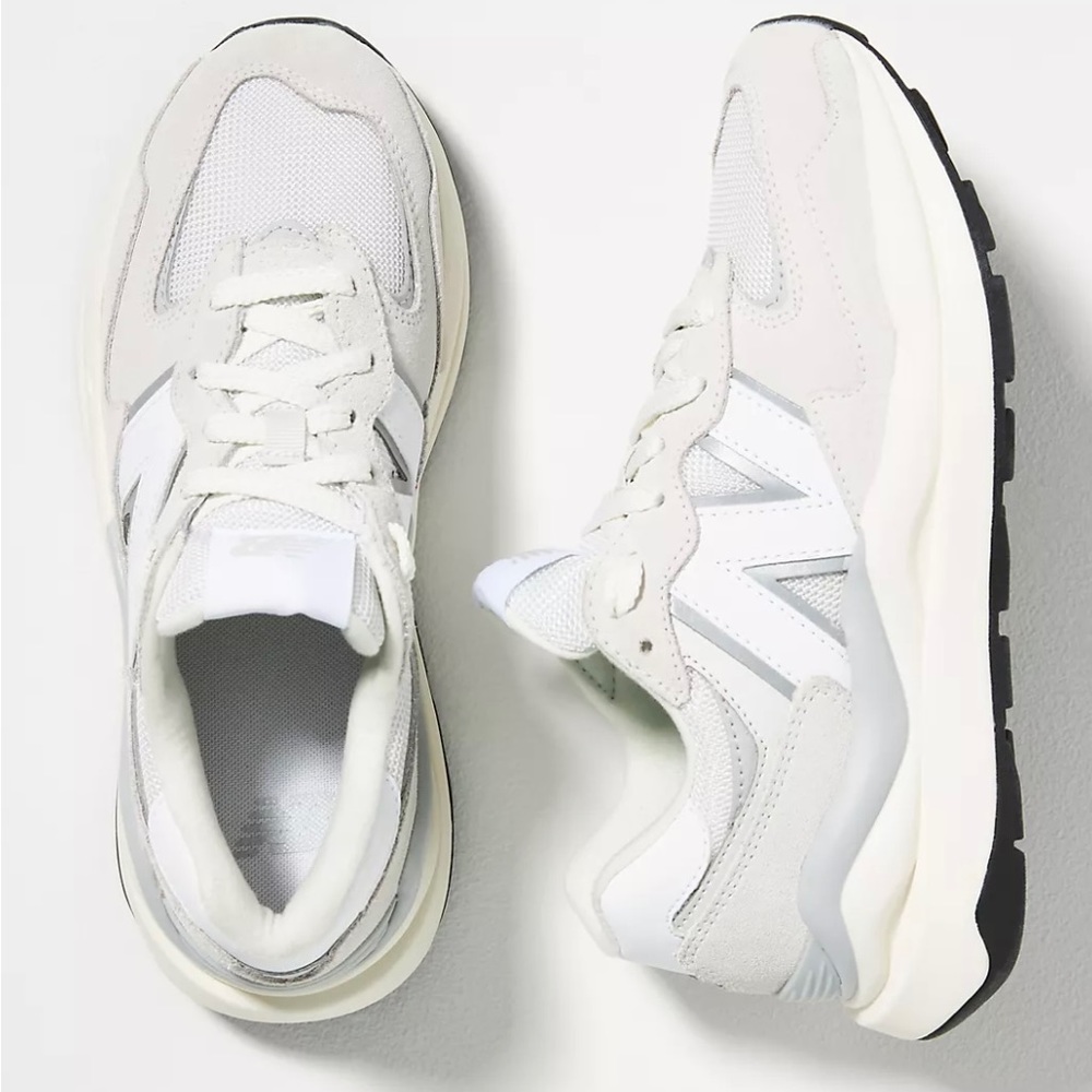 NIB New Balance 5740 Sneakers in Light Grey